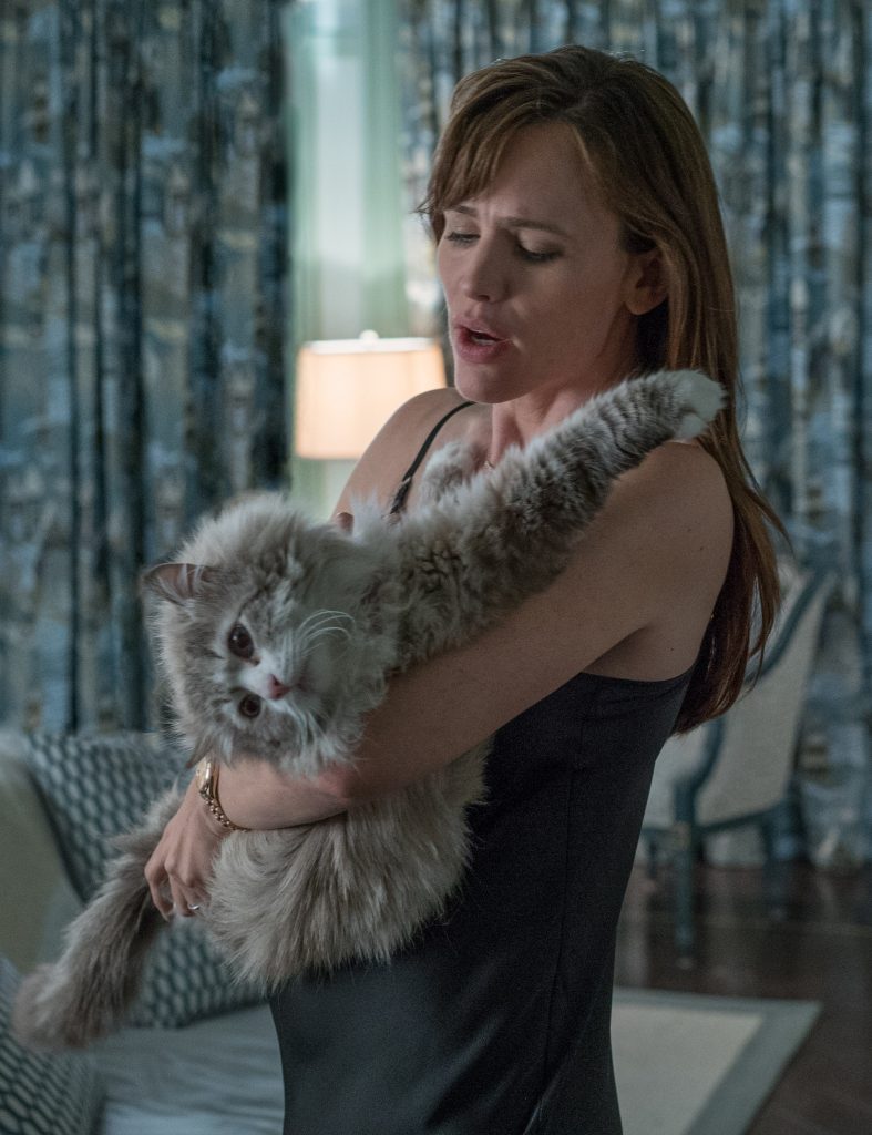 M322 Jennifer Garner and Mr. Fuzzypants star in EuropaCorp's "NINE LIVESÓ. Photo Credit: Takashi Seida © 2016 EuropaCorp