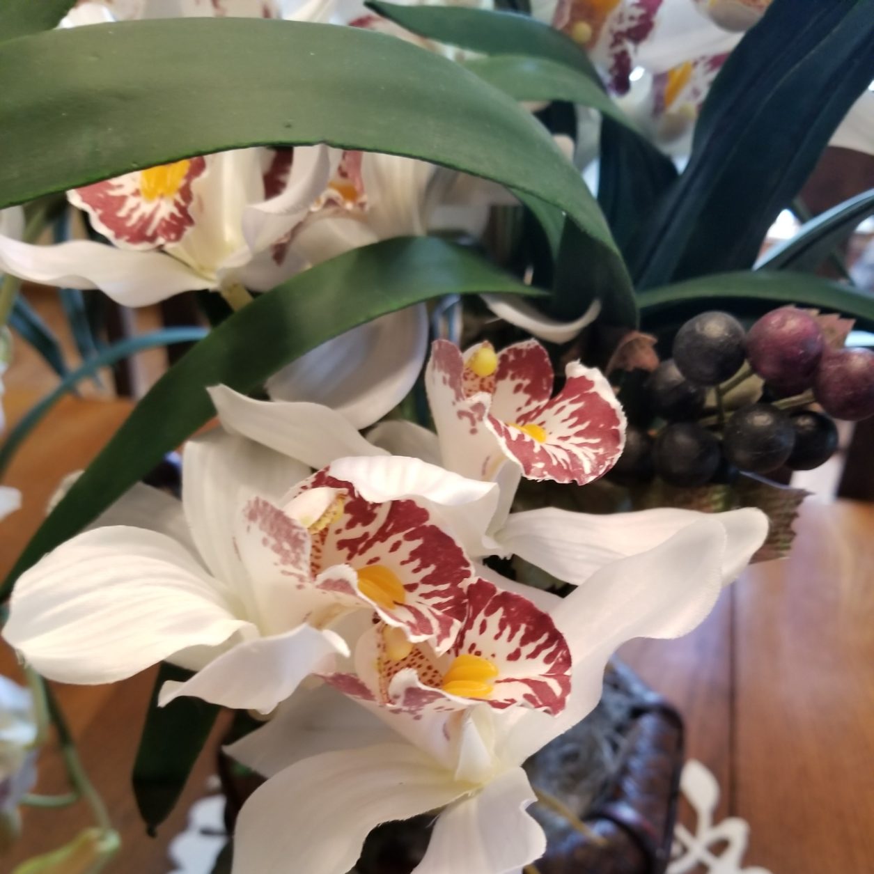 Can Silk Flowers Look Real Rural Mom The Answer In A Nutshell If You Purchase Quality Silk Flowers Arrangements And Plants Can Look Just As Real Fresh